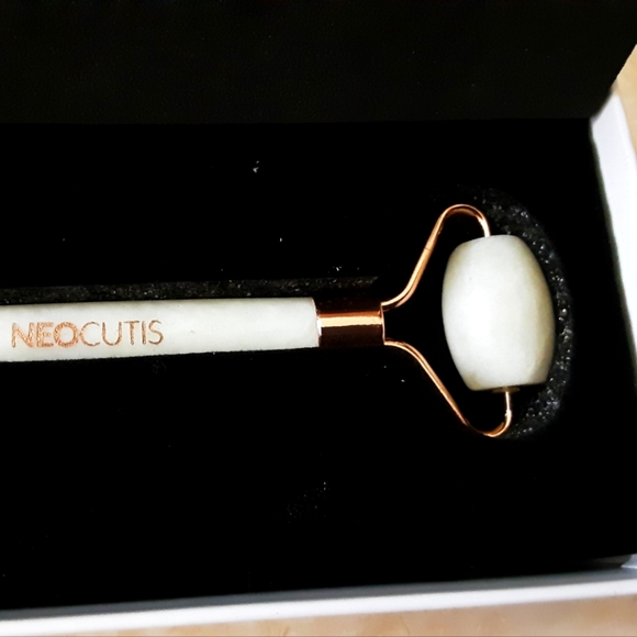 NEOCUTIS ( NEO CUTIS ) JADE DOUBLE ROLLER - Picture 5 of 5